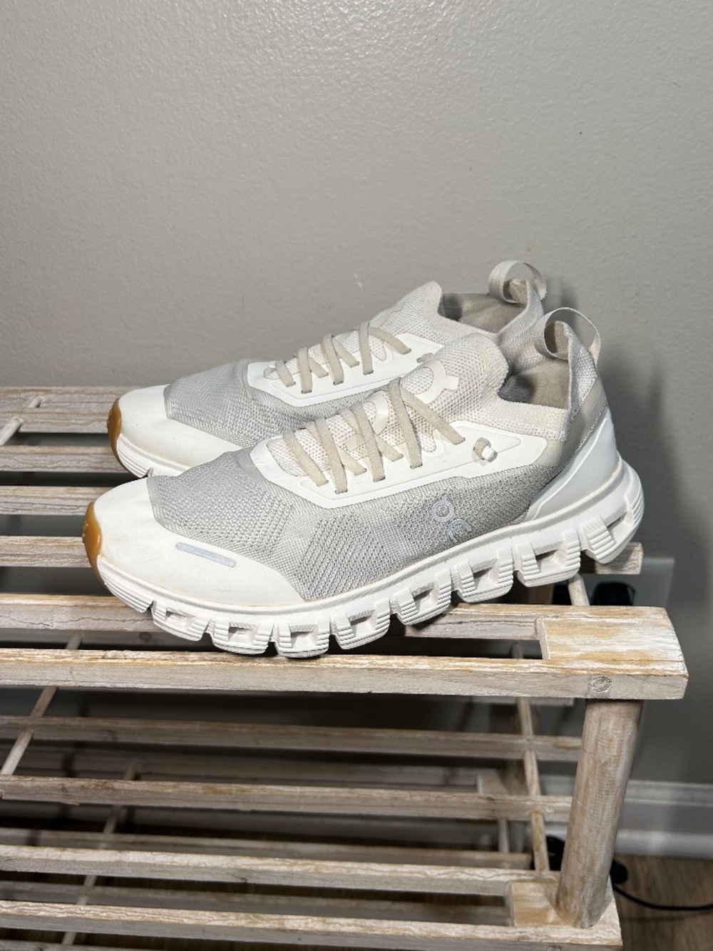 Women's On Cloud 6 Versa, White/White, 6.5W US